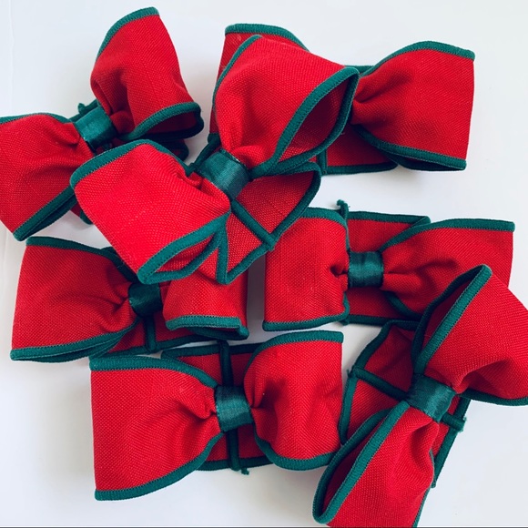 7 Red and Green Bow Napkin Rings - Picture 2 of 11